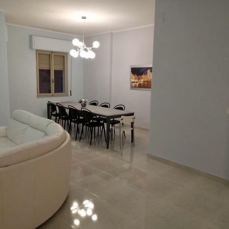 Casa Bella - 3 Baths - Walk To Ortigia Daire Siraküza Dış mekan fotoğraf