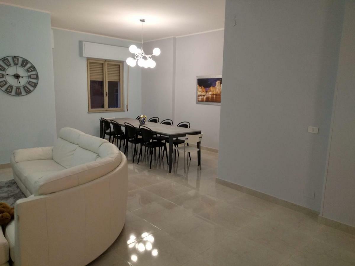 Casa Bella - 3 Baths - Walk To Ortigia Daire Siraküza Dış mekan fotoğraf