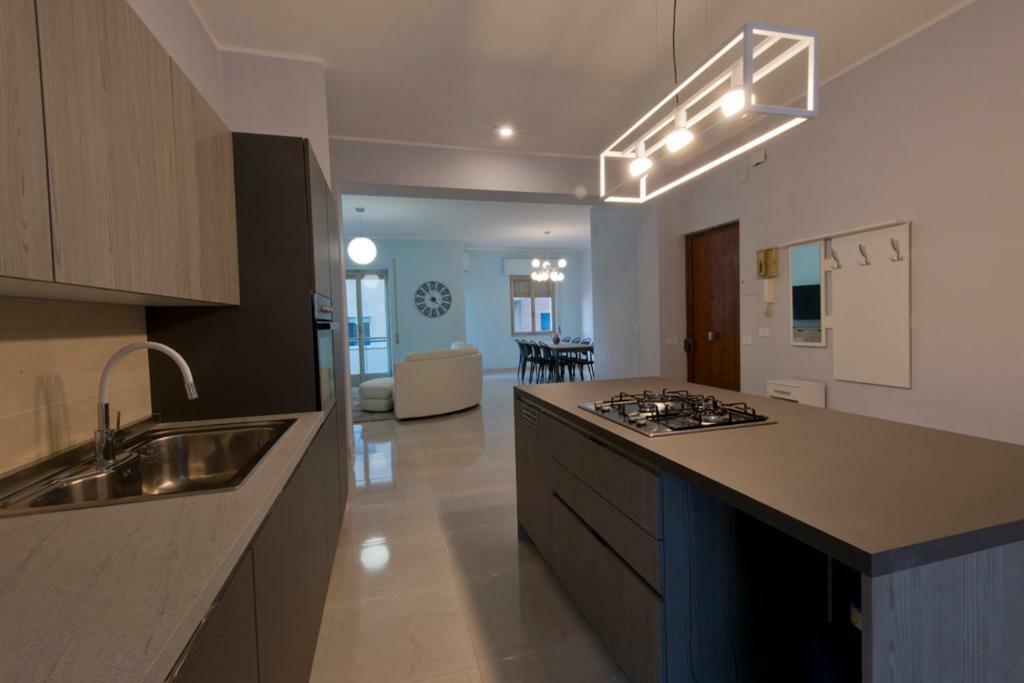 Casa Bella - 3 Baths - Walk To Ortigia Daire Siraküza Dış mekan fotoğraf
