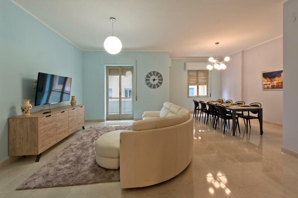 Casa Bella - 3 Baths - Walk To Ortigia Daire Siraküza Dış mekan fotoğraf
